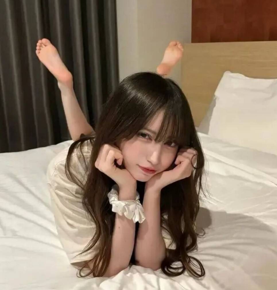 周一内涵囧图云飞系列 现代的美女舞蹈很抓人眼球