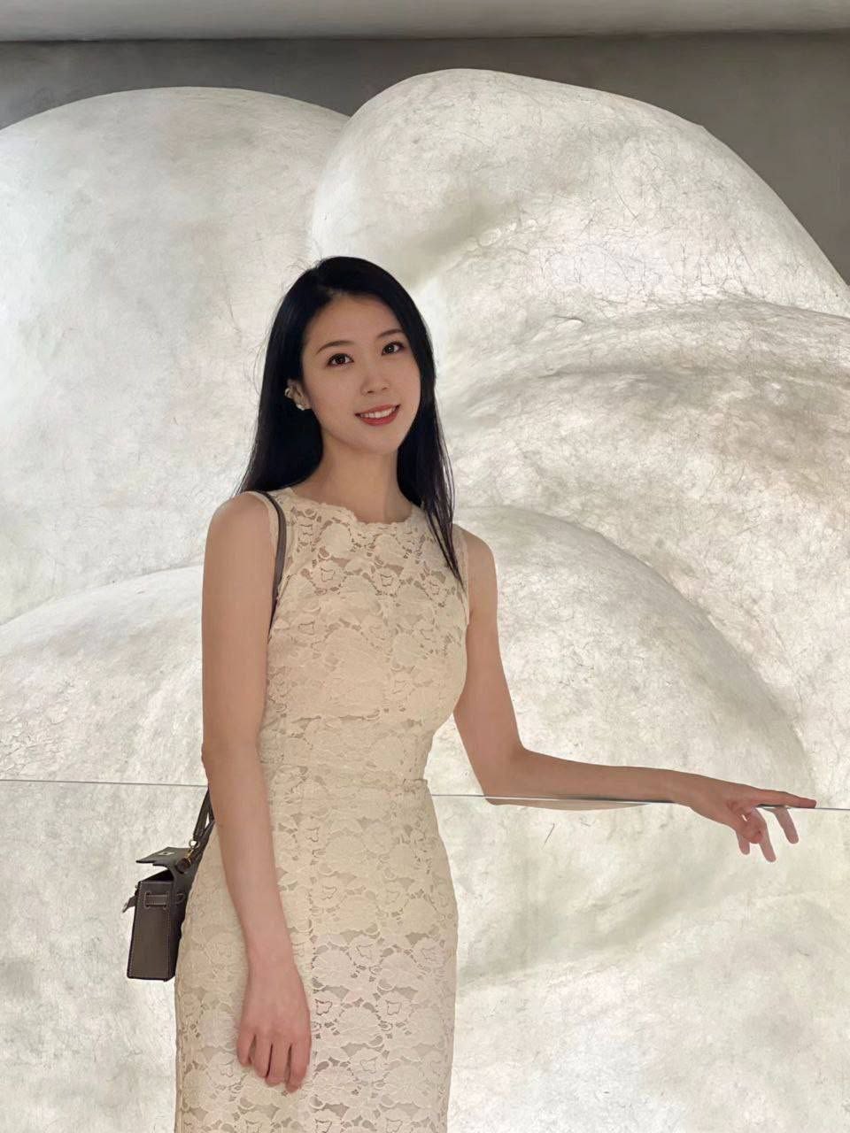 һںͼƷϵ ִŮ赸ץ