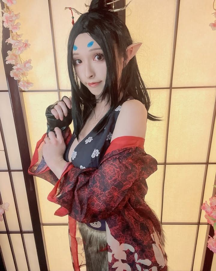 大雷美女Cos《黑神话》萍萍 身材不错很吸睛-芯动传媒 - 秀人网-微密-weme-觅圈-Cosplay-模特写真