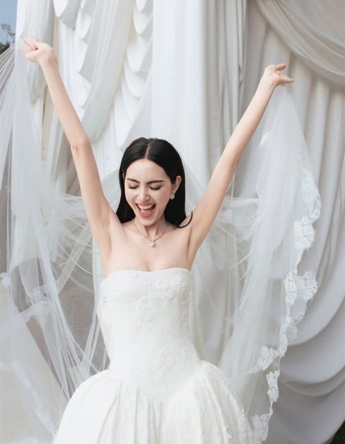 泰国混血女星Davika晒出婚纱照 画面太唯美了