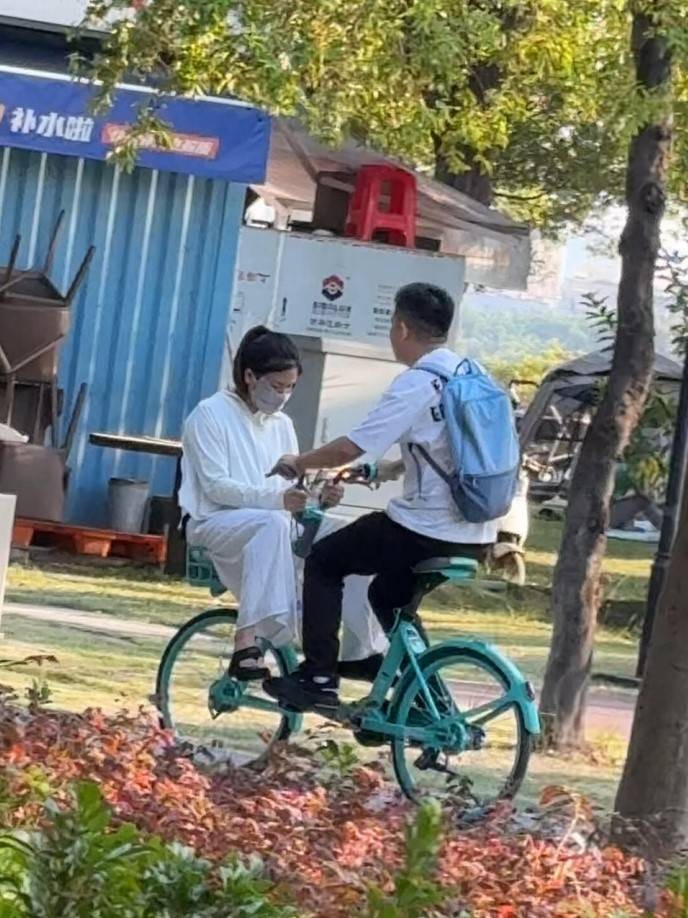 3DM����һ�̵�1587�� ���ӵ�Ӣ�˸�������Ц��