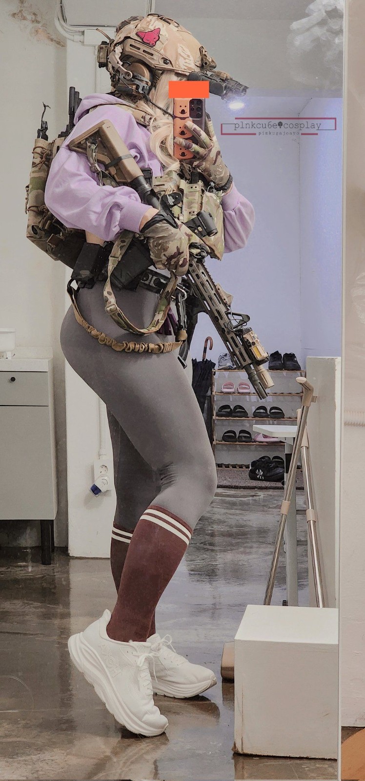 韩国美女Cos美图欣赏 性感修女持枪谁顶得住?