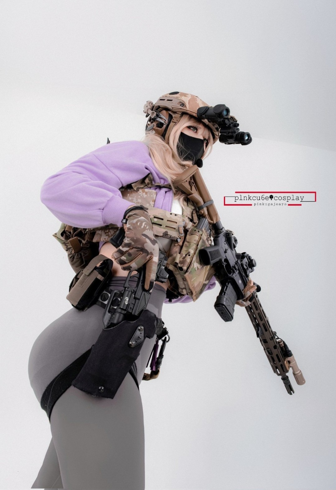 韩国美女Cos美图欣赏 性感修女持枪谁顶得住?