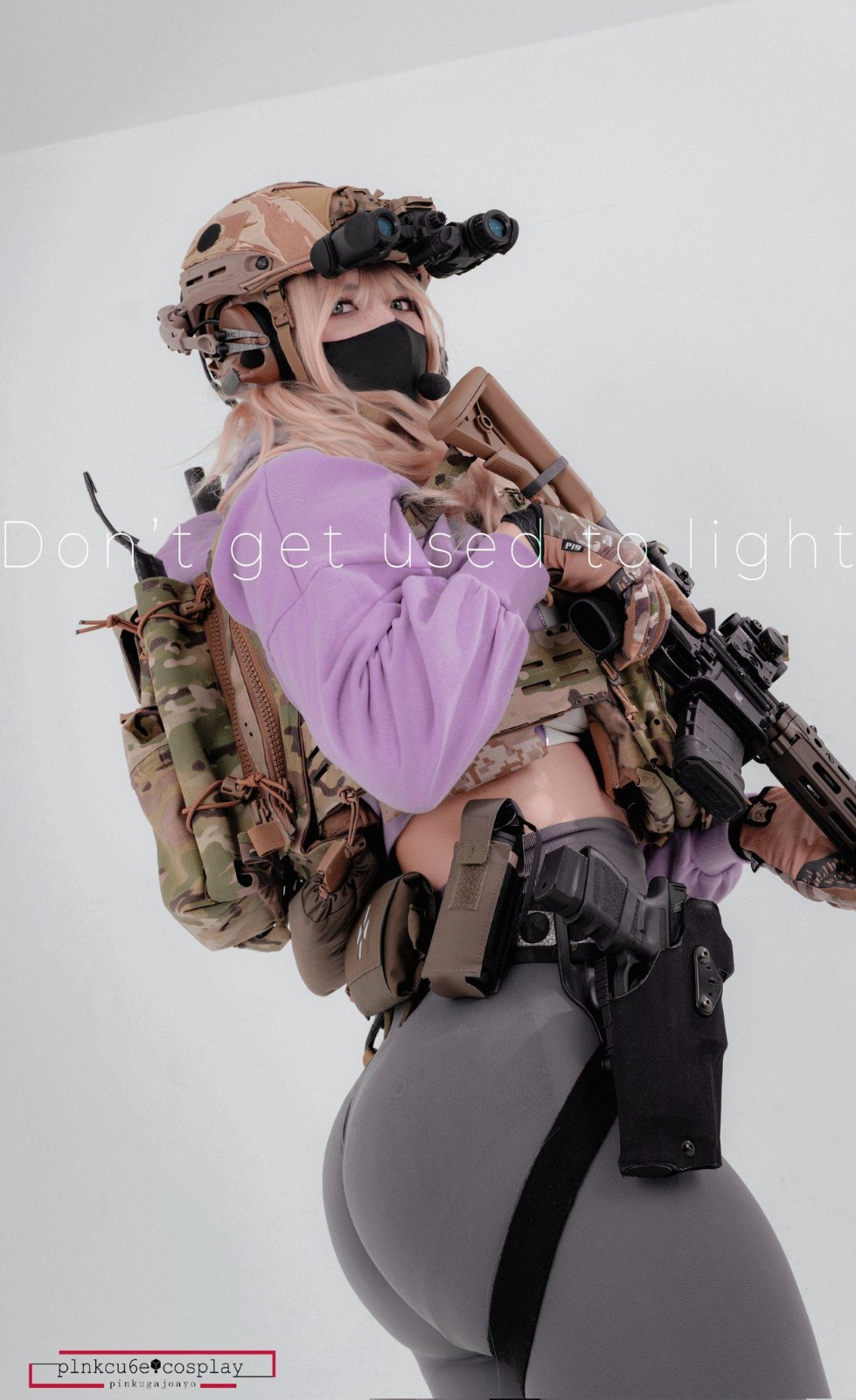 韩国美女Cos美图欣赏 性感修女持枪谁顶得住?