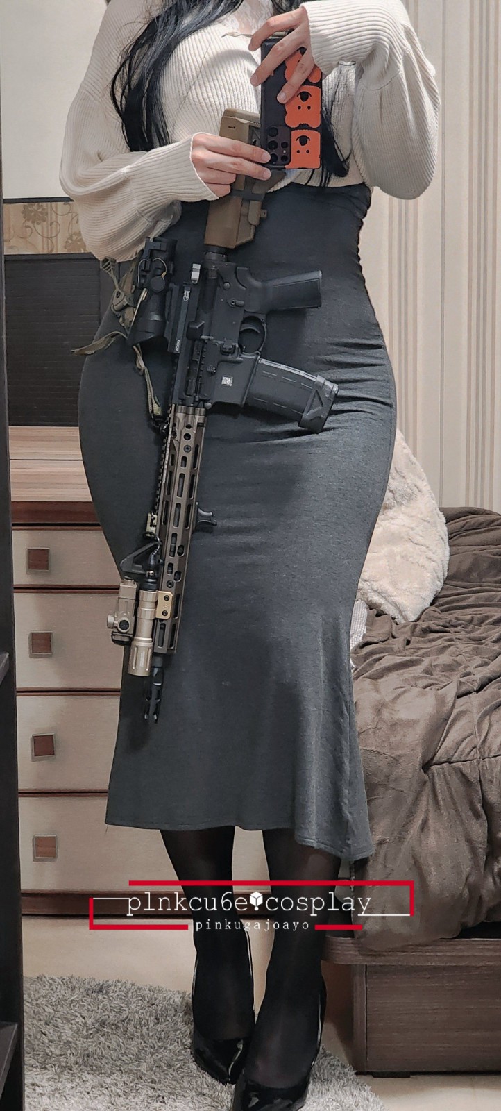 韩国美女Cos美图欣赏 性感修女持枪谁顶得住?