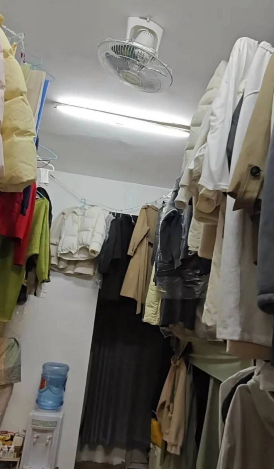 ��һ�ں���ͼ�Ʒ�ϵ�� ���Ǹ��и�ҵ����Կɲ���