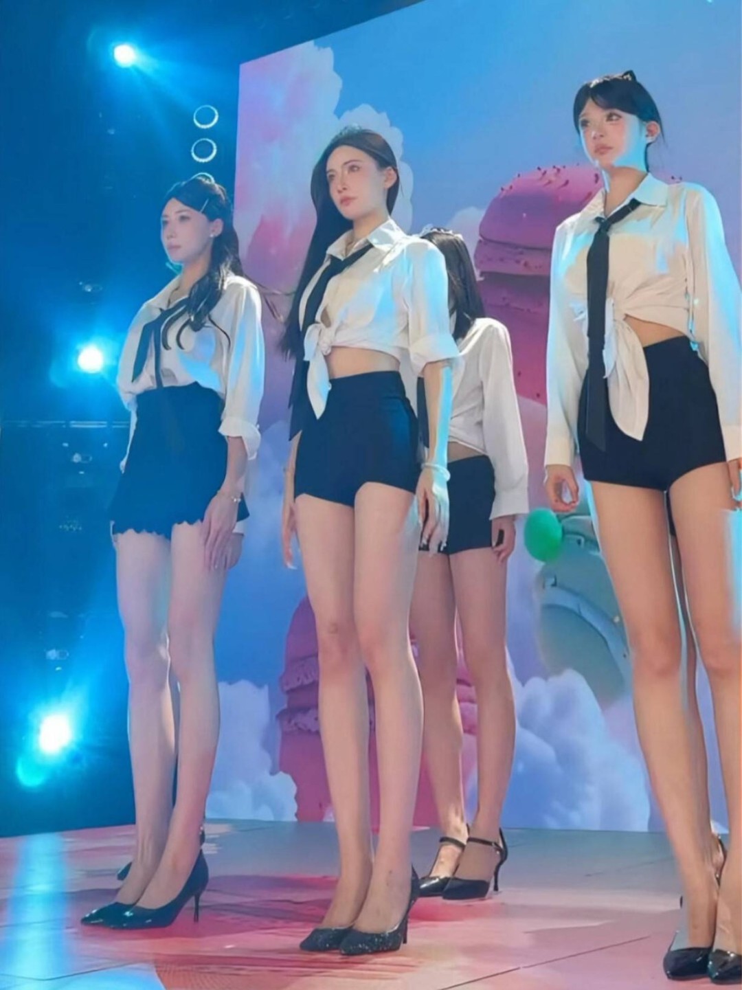 ��һ�ں���ͼ�Ʒ�ϵ�� ���Ǹ��и�ҵ����Կɲ���