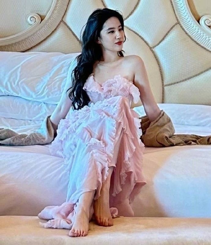 球探足球比分���ճ������� �������飺�㹭̫������