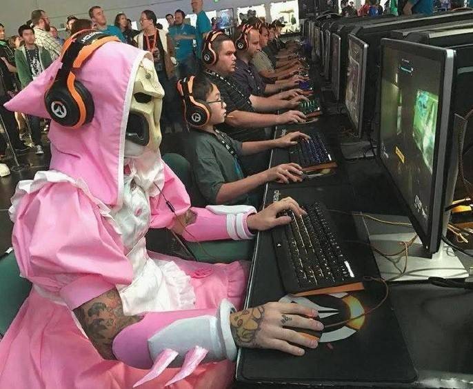 轻松一刻第1605期 舞蹈培训班只能中午去学