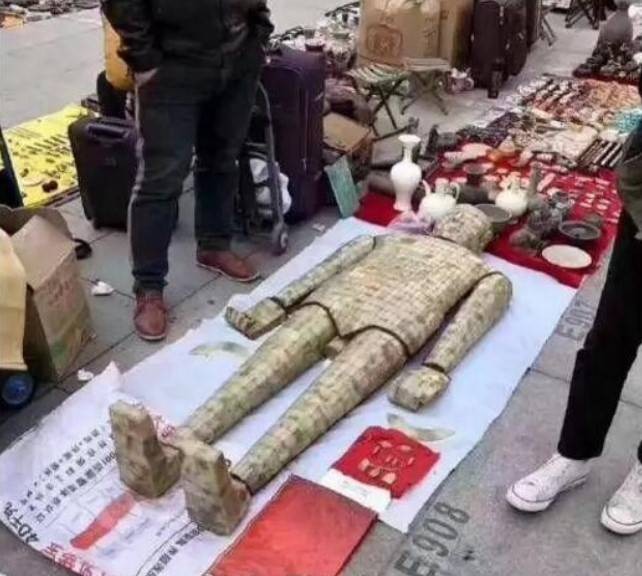 轻松一刻第1609期 妹子你的影子跑哪去呢？