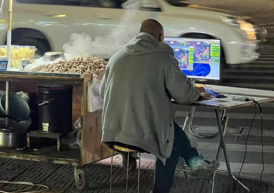 ��һ�ں���ͼ�Ʒ�ϵ�� �������۾۽�ս�������鴫