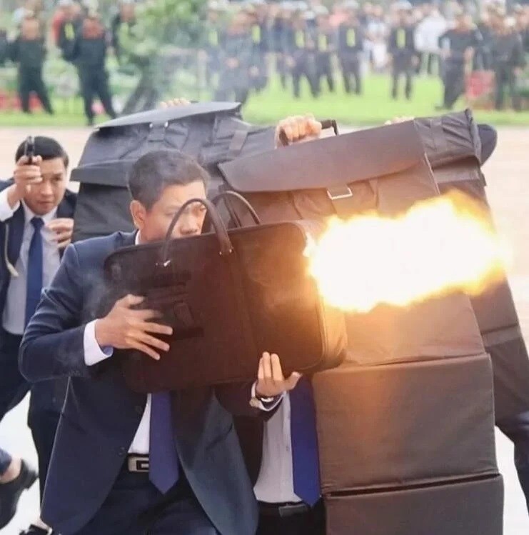 ��һ�ں���ͼ�Ʒ�ϵ�� �������۾۽�ս�������鴫