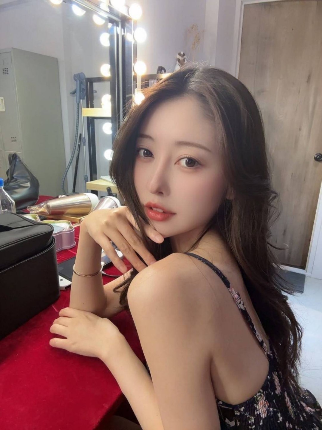 周五福利囧圖云飛系列 現(xiàn)在女大學(xué)生都這么靚麗？