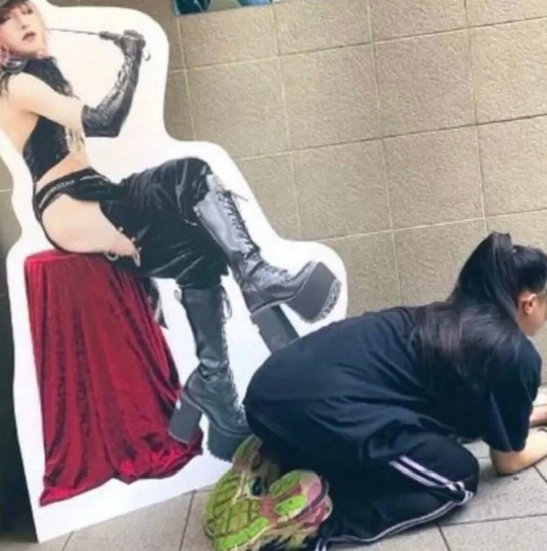 ��һ�ں���ͼ�Ʒ�ϵ�� ����Ǵ�˵�еľ�ͷ�аɣ�