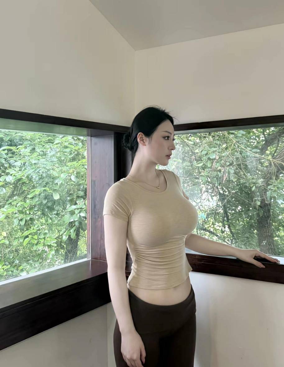 ��һ�ں���ͼ�Ʒ�ϵ�� ����Ǵ�˵�еľ�ͷ�аɣ�