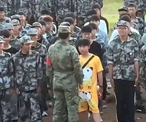 3DM輕松一刻第1619期 看得出美女使出了全身力氣