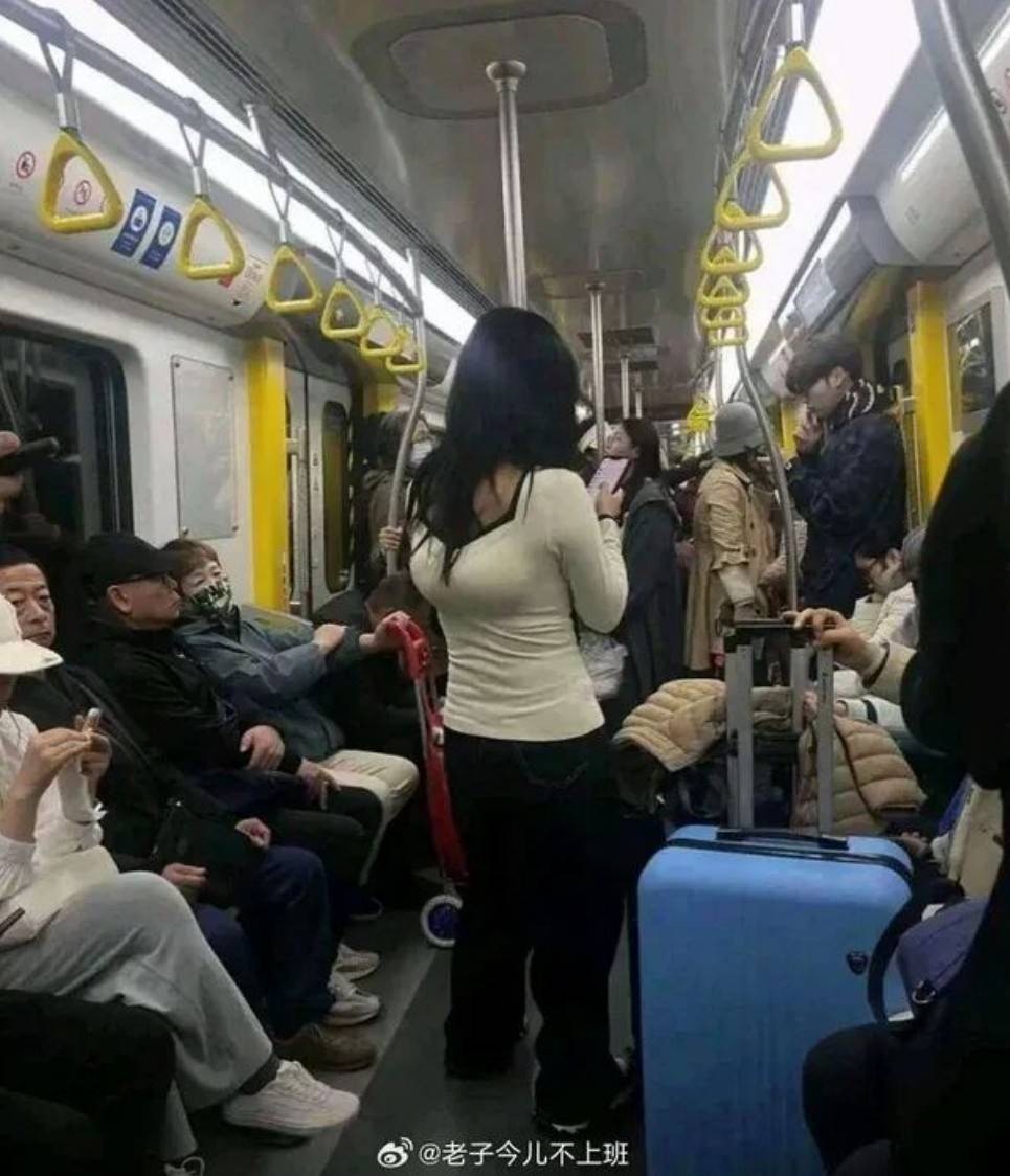 ��һ�ں���ͼ�Ʒ�ϵ�� ���˴��������ûŮ��ɶ��