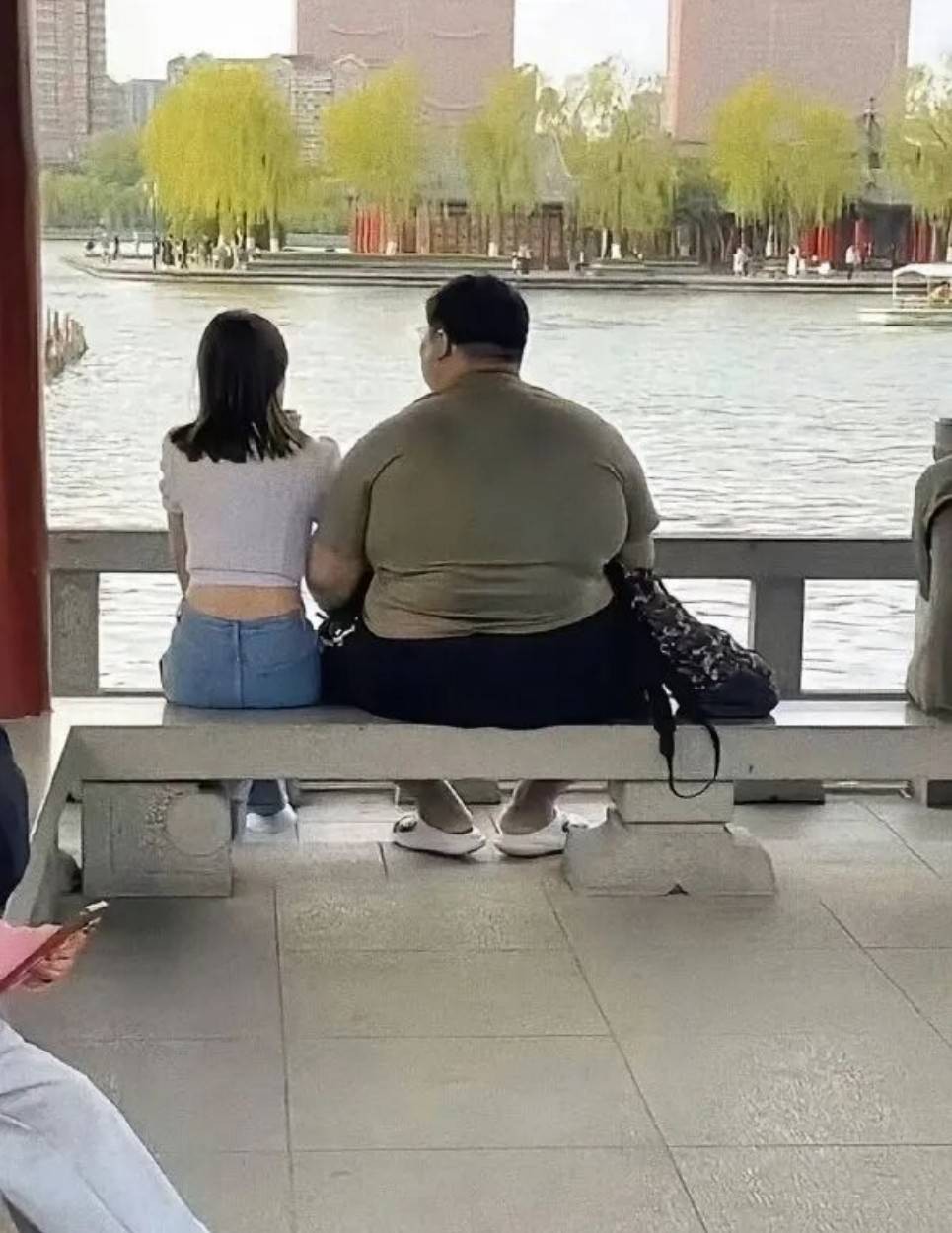 ��һ�ں���ͼ�Ʒ�ϵ�� ���˴��������ûŮ��ɶ��