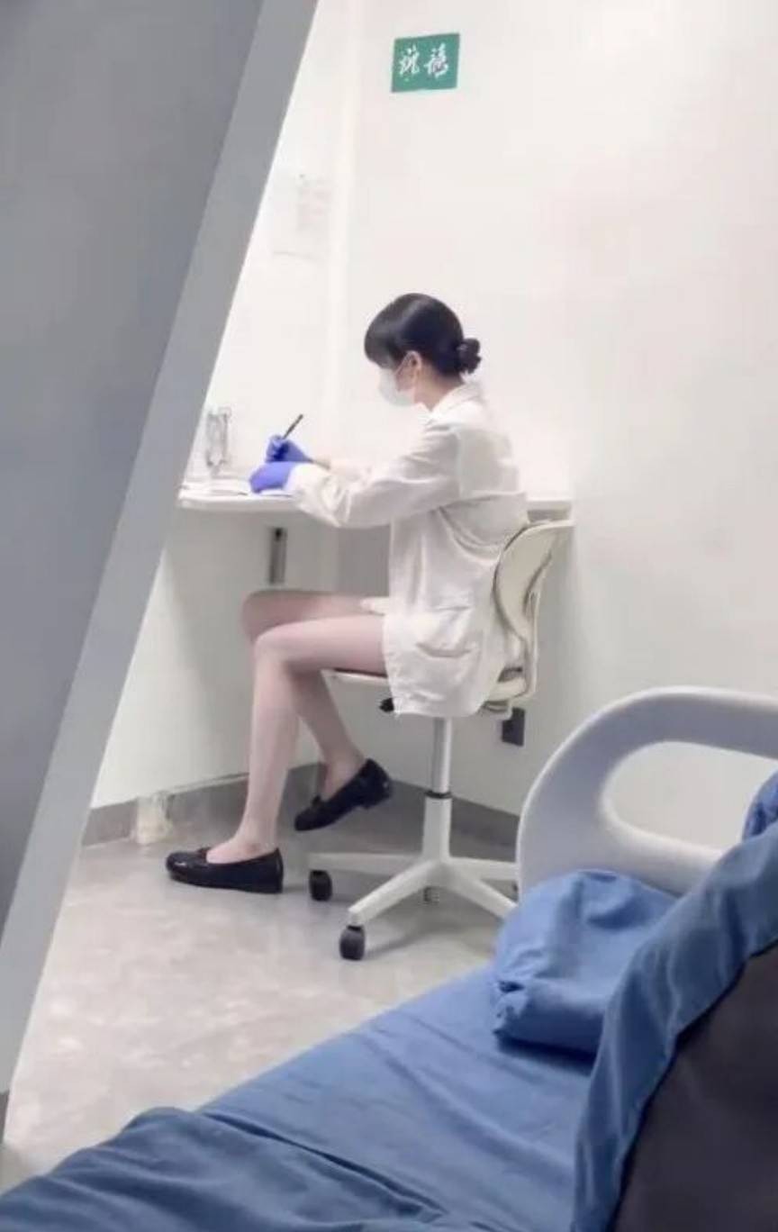 ���帣����ͼ�Ʒ�ϵ�� �࿴��Ů�������Ľ�����