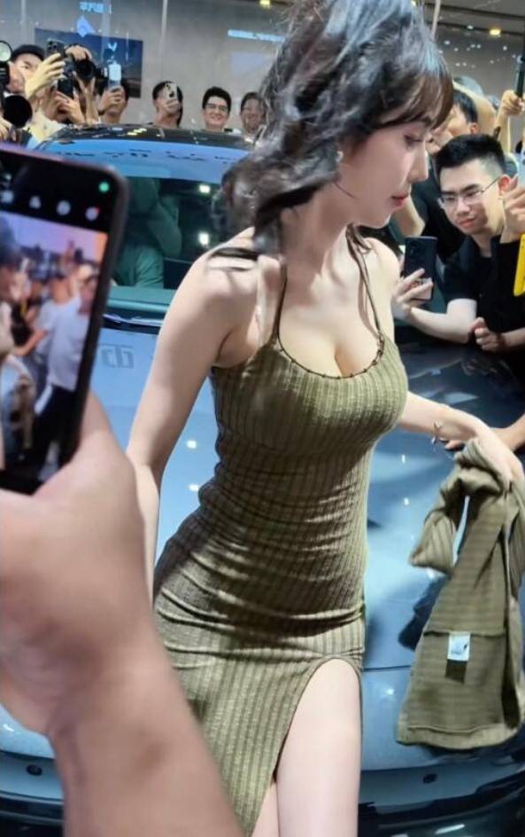 3DM����һ�̵�1628�� ��˾����Ů��ֵ��һȥ��