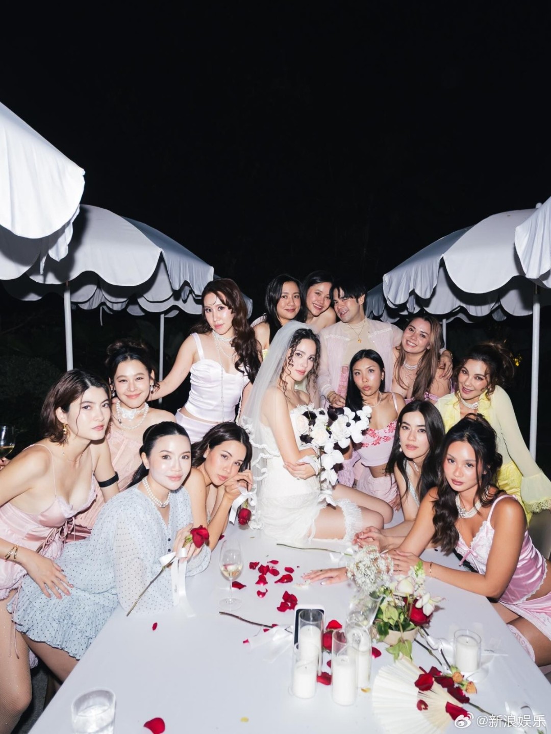 ̩��Ů��Yaya�ٰ��ǰ�ɶ� ���̿��ɫ��ɴ���Ը�