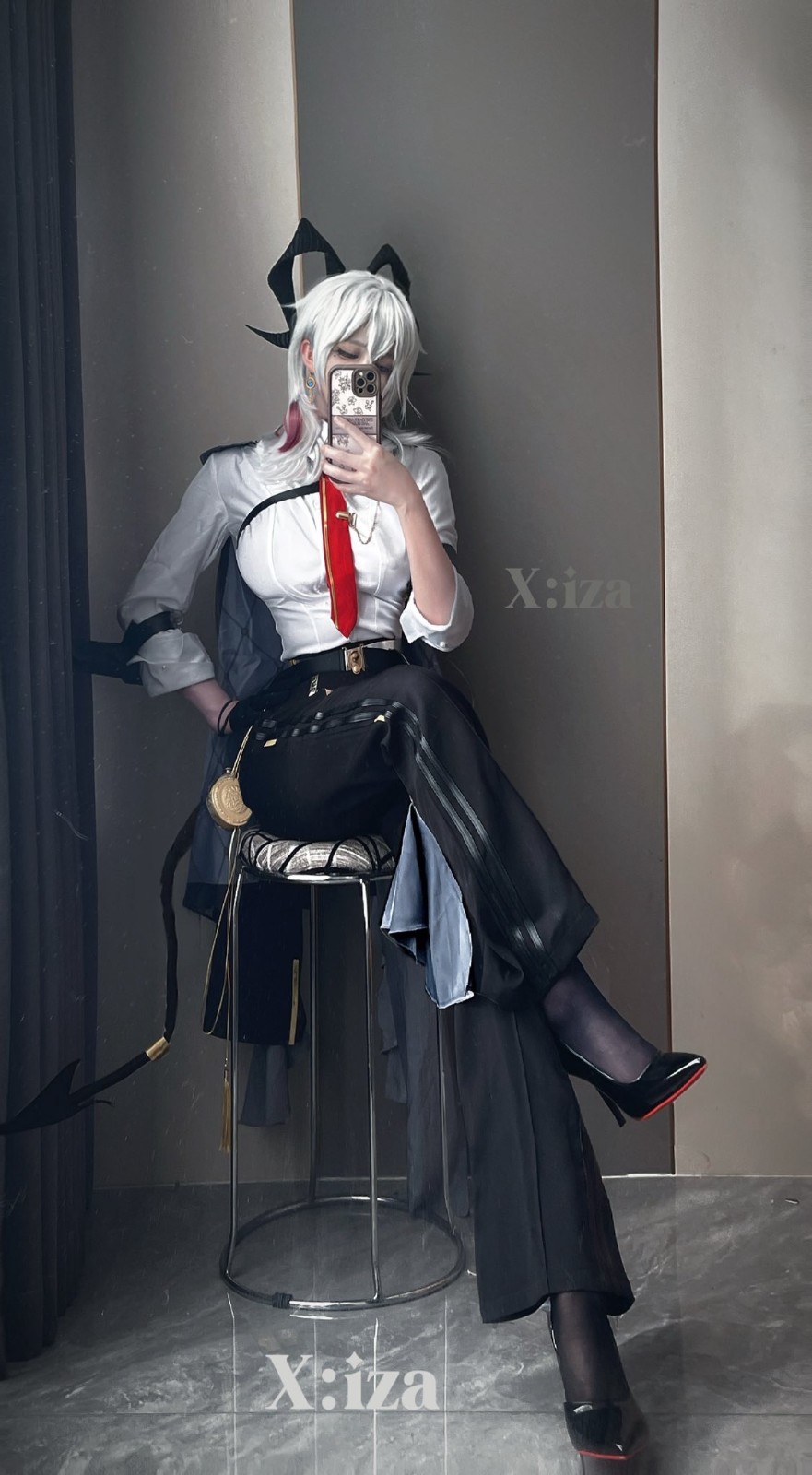 ��ŮCoser����ʿ��ʦ�϶�������̫�Ը� �����Ķ���