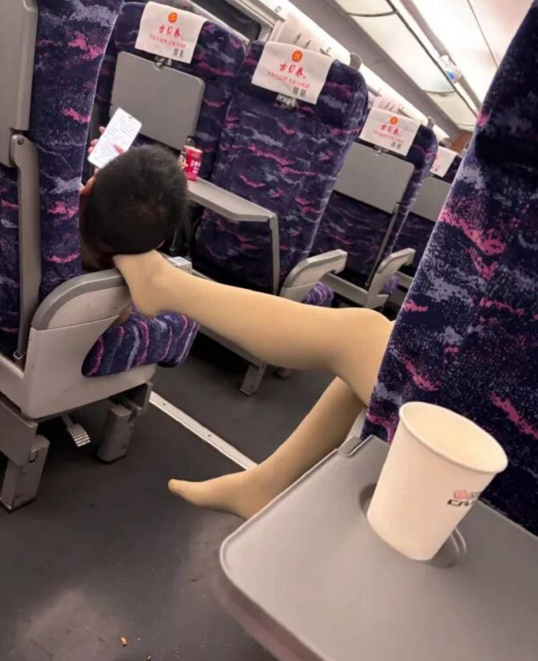 ��һ�ں���ͼ�Ʒ�ϵ�� ��Ů������ô����ôϸ��