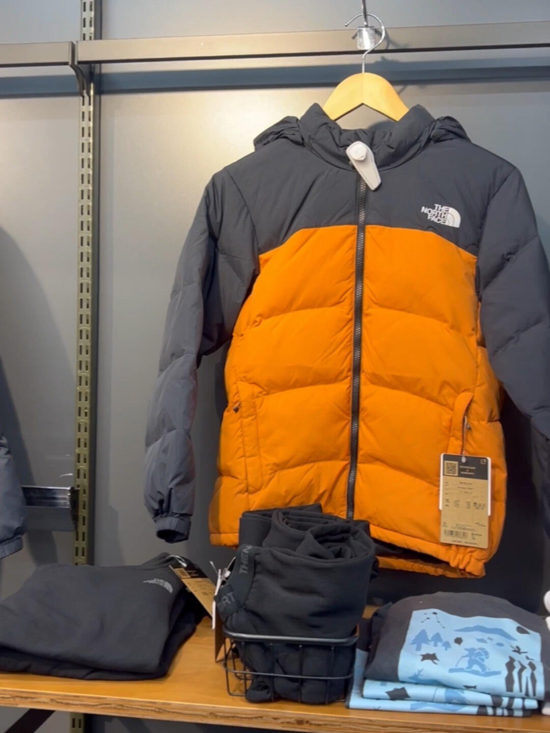 轻松一刻第1635期 一个女生硬是抗下所受伤害