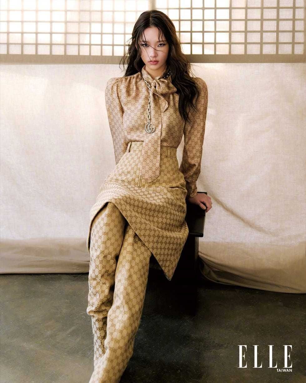 小S两位女儿合体登封面写真赏 冷甜反差美展示