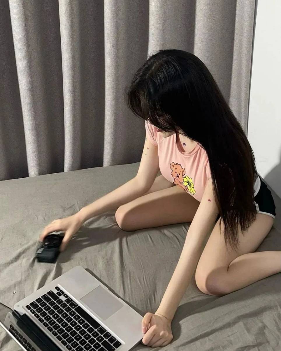 3DM����һ�̵�1644�� ��˿��Ů�ڴ������н���