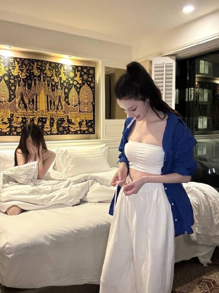 3DM����һ�̵�1644�� ��˿��Ů�ڴ������н���