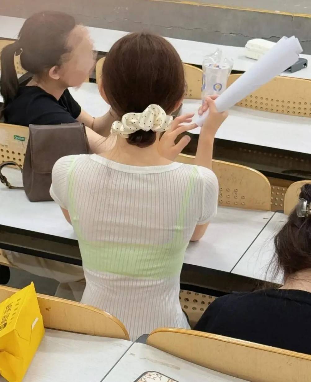 ��һ�ں���ͼ�Ʒ�ϵ�� ��Ů���·����������㽡��