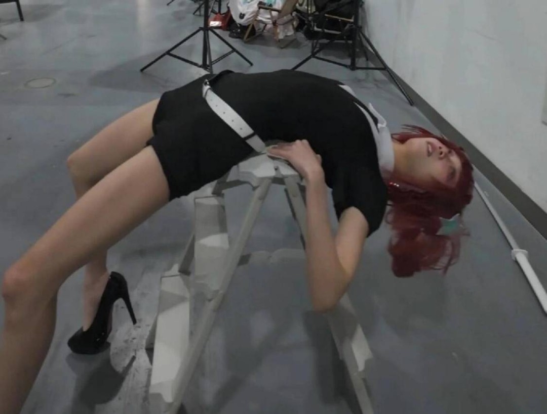 ��һ�ں���ͼ�Ʒ�ϵ�� ��Ů���·����������㽡��