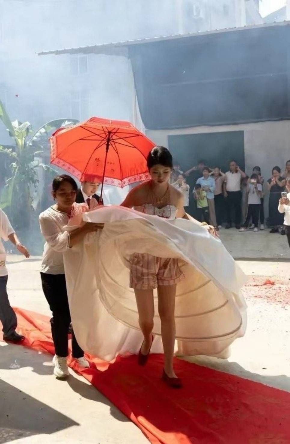 ��һ�ں���ͼ�Ʒ�ϵ�� ��Ů���·����������㽡��