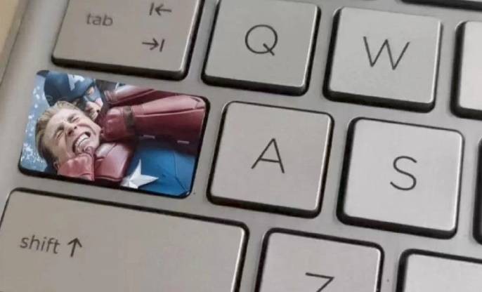 3DM����һ�̵�1651�� ��˿��Ů��̧���ջ�