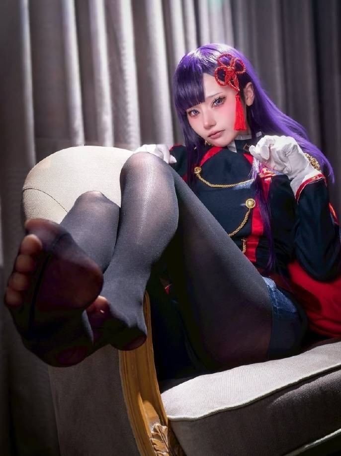 3DM����һ�̵�1651�� ��˿��Ů��̧���ջ�