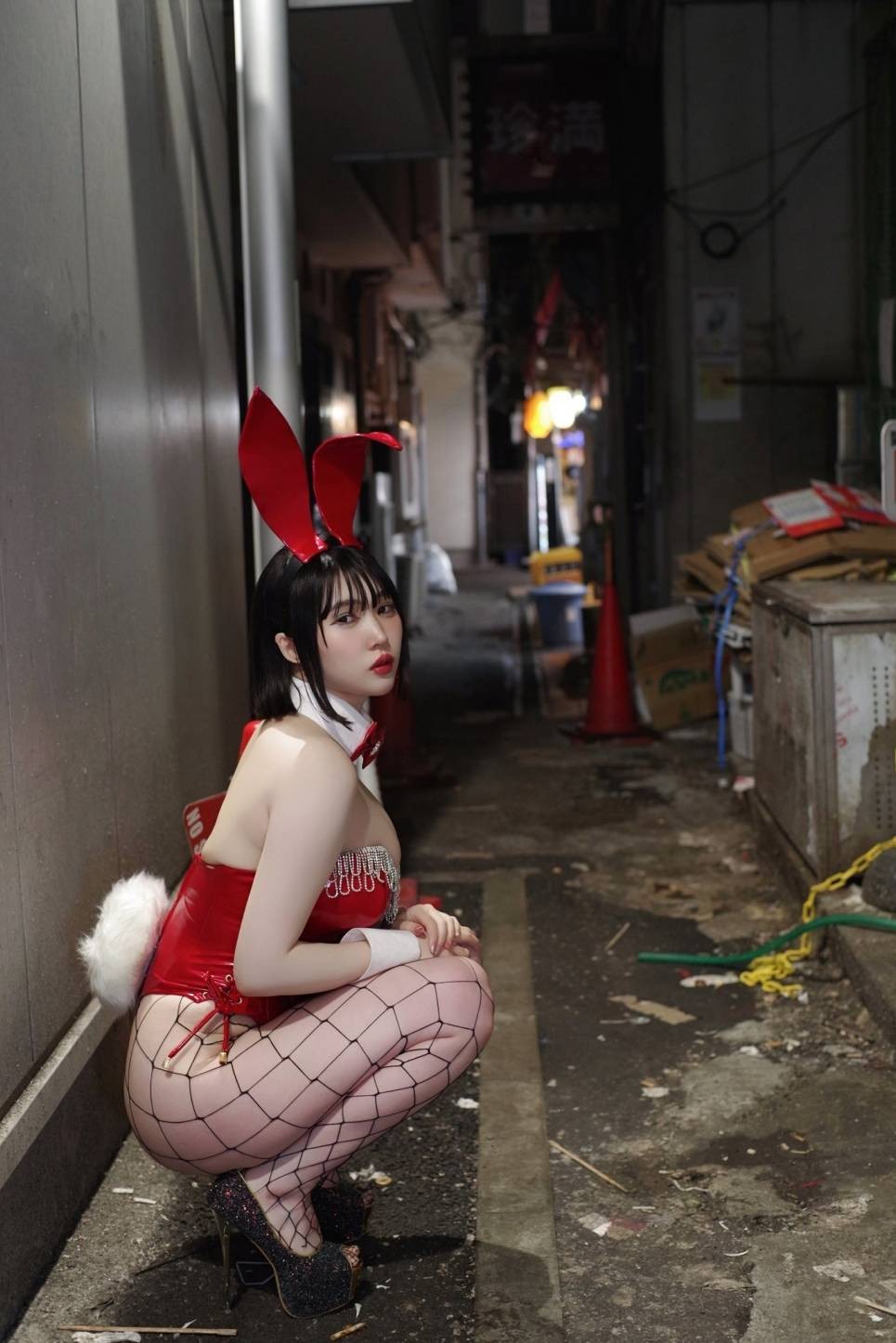 �ձ�д��Ů�����ݸ���ͼ�� �߲�˿���Ըб���