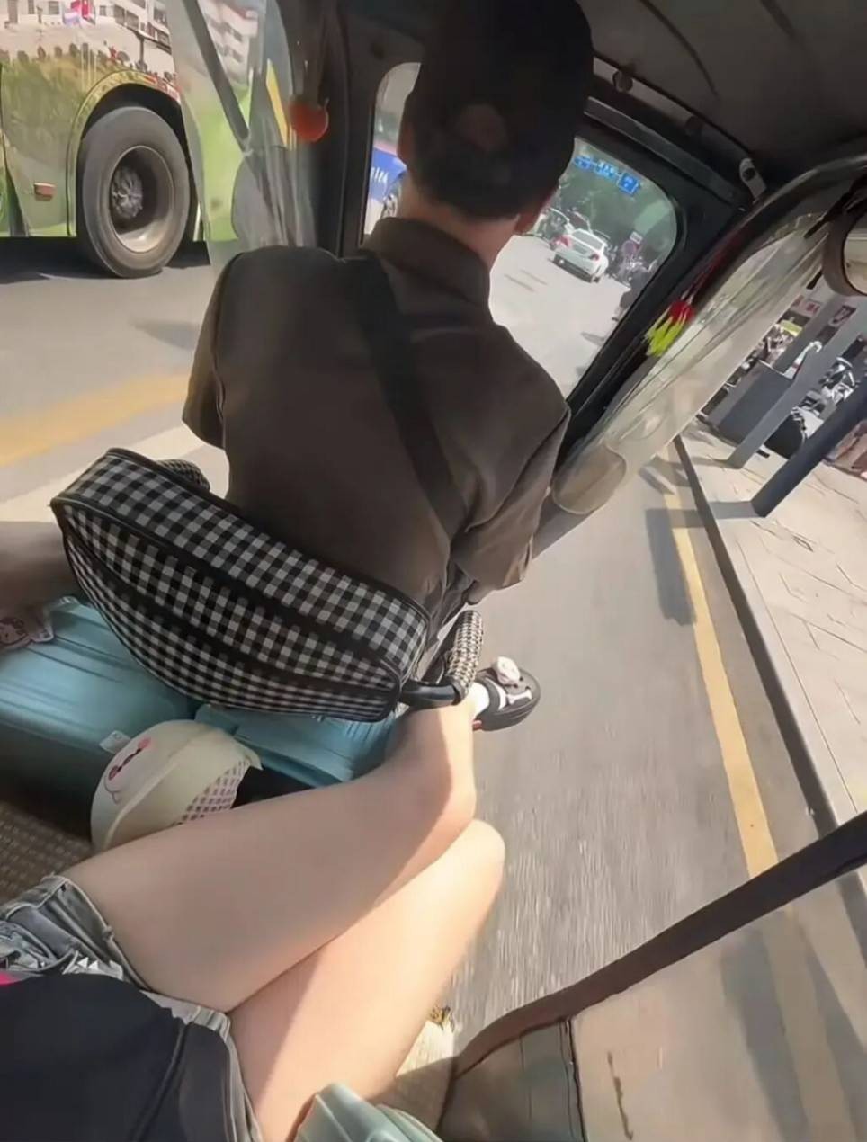 ���帣����ͼ�Ʒ�ϵ�� ��Ů����������°��ղ�ס