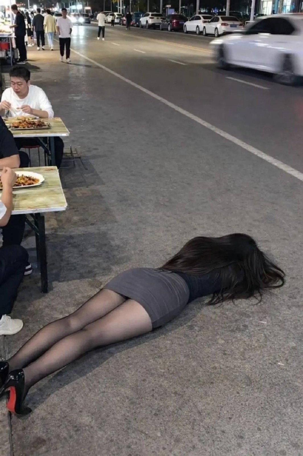 ��һ�ں���ͼ�Ʒ�ϵ�� ���Ӿ޴��ջ����˲����԰�