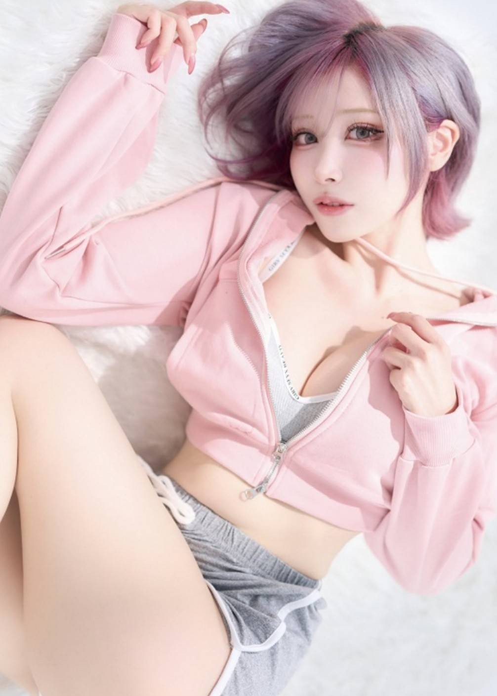 ��һ�ں���ͼ�Ʒ�ϵ�� ���Ӿ޴��ջ����˲����԰�