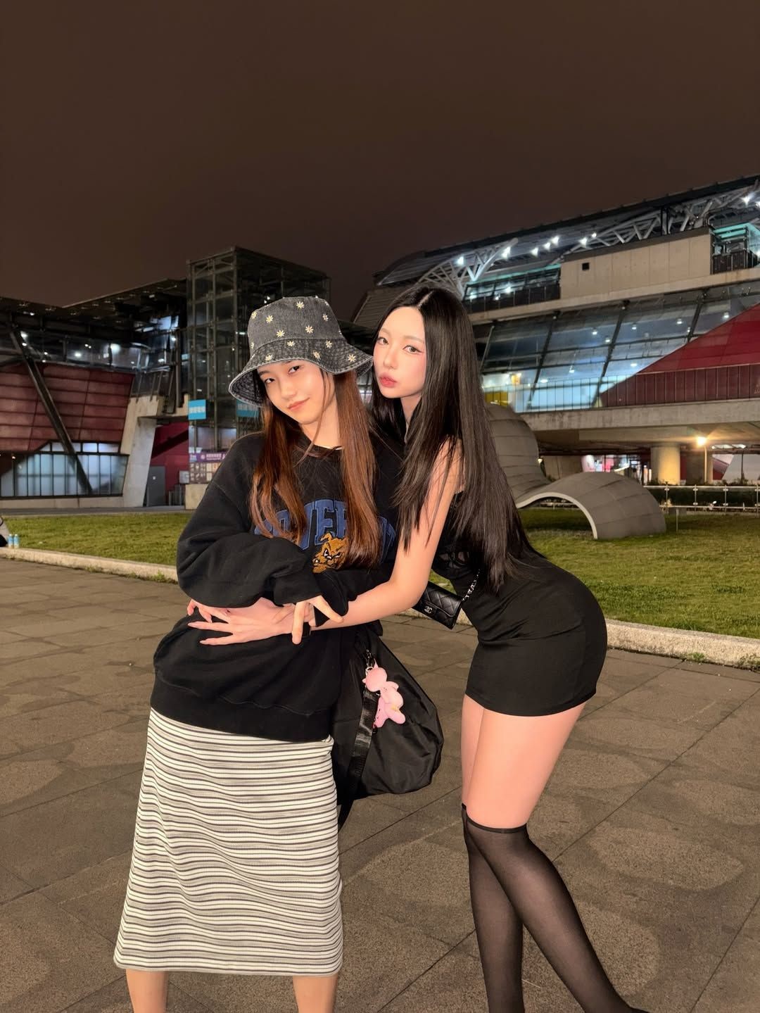 �����군��Ů��Ա����ͼ ����˿͸��װ�Ժ�����