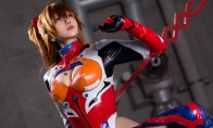 日本美女Cos《EVA》明日香胶衣 大方展示性感好身材