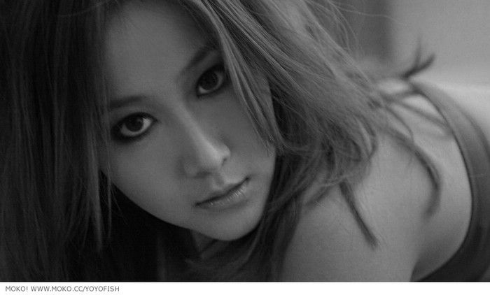 美女脱得只有内衣 灰色空间里的那些事儿截图